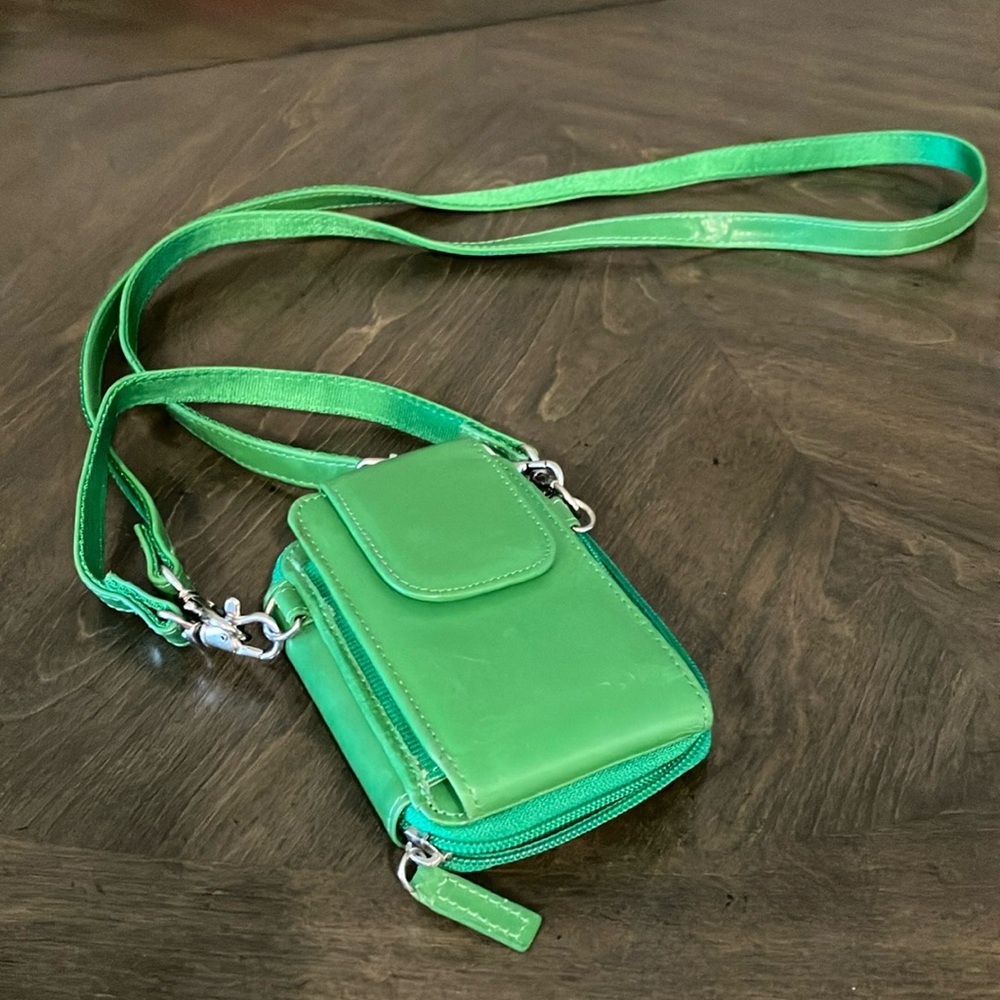 WALLETBE LEATHER MINI WALLET/CARD HOLDER CROSSBODY OR WRISTLET GREEN PURSE - Picture 2 of 4